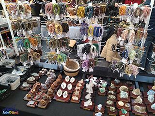 salon-macon-stand-bracelets-1